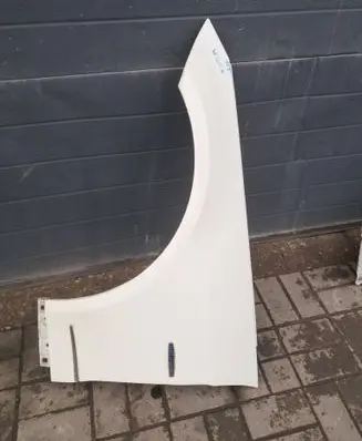 Mercedes-Benz E C207 W207 Fender 