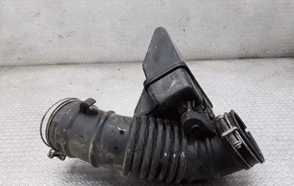 Mitsubishi Grandis Air intake duct part MR993560