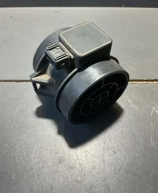 BMW 5 E39 Mass air flow meter 1432356 44110338 5WK9605
