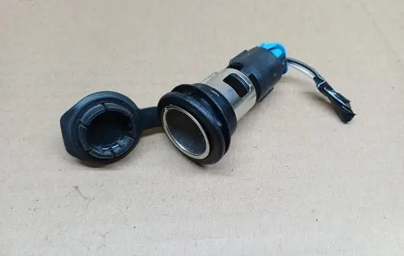 Suzuki Vitara (LY) Cigarette lighter front 