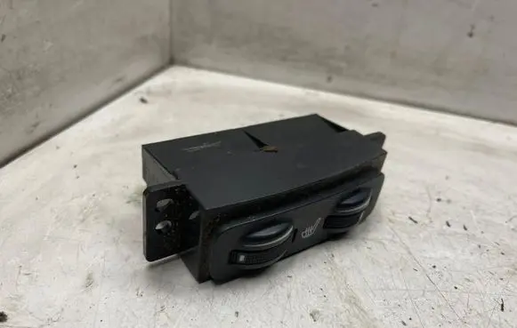 Toyota Avensis T250 Seat heating switch 4172A76