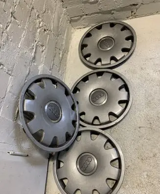 Audi A4 S4 B7 8E 8H R16 wheel hub/cap/trim 4B0601147C