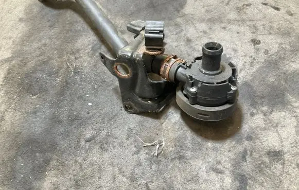 Volkswagen Golf VII Electric auxiliary coolant/water pump 5G0965567 0392023209
