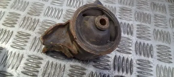 Honda Accord Engine mount bracket