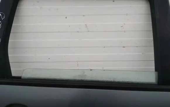 Mitsubishi Outlander Rear door window glass