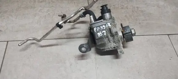 Volkswagen PASSAT B7 Fuel injection high pressure pump 0445010526 130755 131613