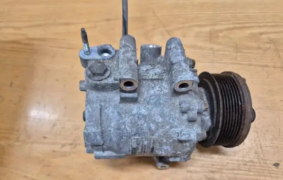 Honda CR-V Air conditioning (A/C) compressor (pump) Q00049325 16037076A1 HFC134A