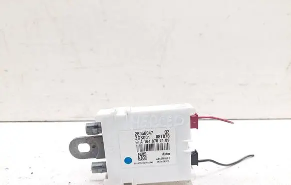 Mercedes-Benz R W251 Aerial antenna amplifier A1648702189 28056047 ZGS001