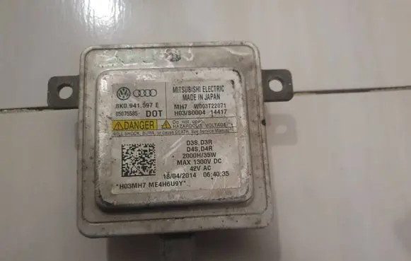 Audi A4 S4 B8 8K Headlight ballast module Xenon 8K0941597E W003T22071
