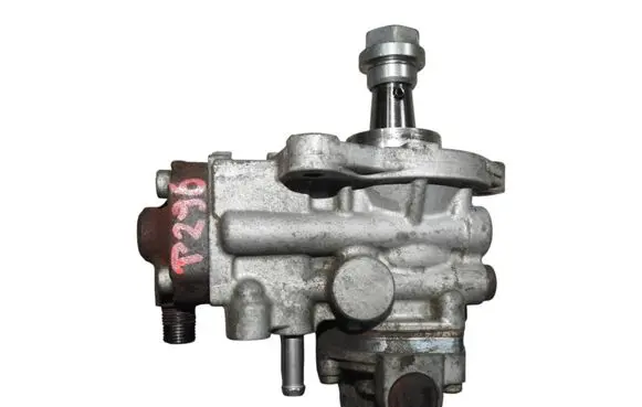 Toyota Hilux VIII Fuel injection high pressure pump 221000E010
