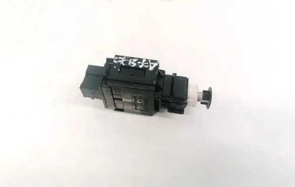 Volvo S70 V70 V70 XC Brake pedal sensor switch 9128577