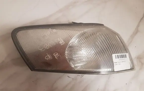 Toyota Camry Front indicator light