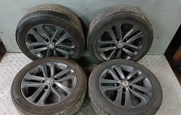 Nissan Juke I F15 R17 alloy rim 