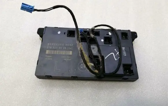 Mercedes-Benz CLS AMG C219 Door control unit/module A2198200026