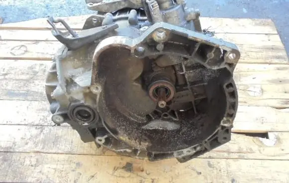 Opel Corsa D Manual 4 speed gearbox 55186621