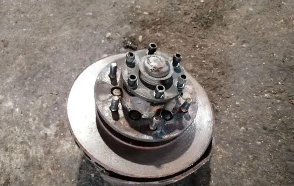 Hyundai Terracan Front wheel hub