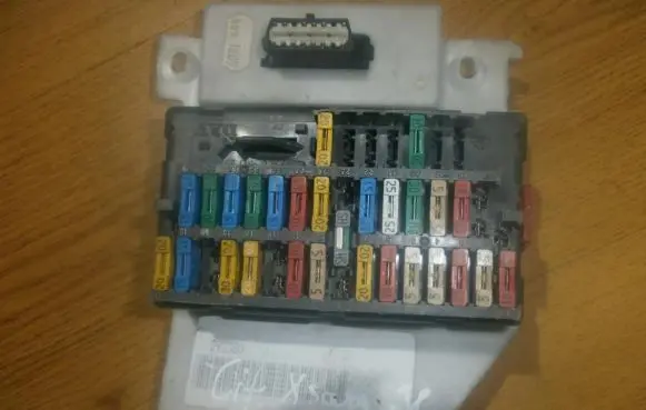 Citroen Xsara Fuse box set psa95685912