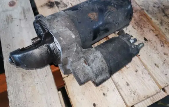 BMW 5 E39 Starter motor 0001108157
