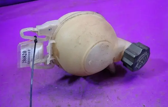 Peugeot 1007 Coolant expansion tank/reservoir 9639562580