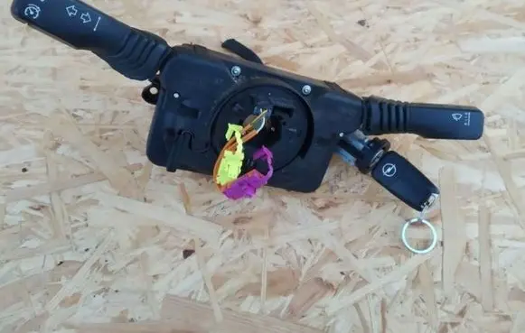 Opel Astra H Tailgate/trunk/boot open switch EEEEEEEE