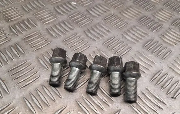 Audi A5 Nuts/bolts 