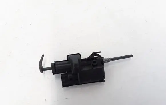 Renault Megane III Fuel tank cap lock 8200305732