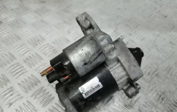 Dacia Sandero Starter motor M000T46572ZT L311 233000779
