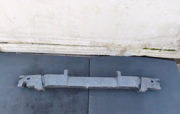 Audi Q3 8U Front bumper foam support bar 8U0807550D