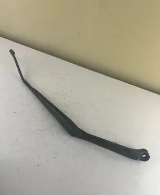 Toyota RAV 4 (XA20) Front wiper blade arm