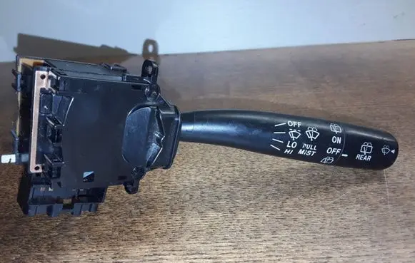 Lexus IS 200-300 Wiper control stalk 17A164LH2