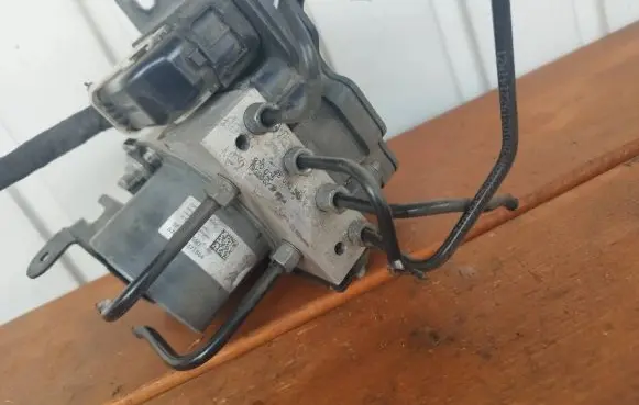 Peugeot 308 ABS Pump 9808055980