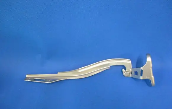 Engine bonnet/hood hinges