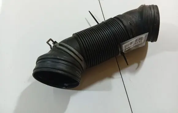Air intake hose/pipe