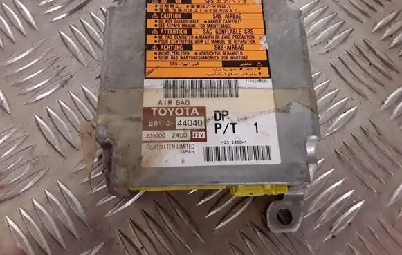 Toyota Avensis Verso Airbag control unit/module 8917044040 2310002450