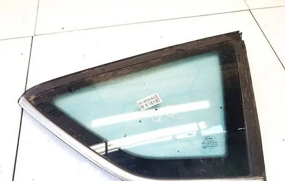 Ford Kuga I Rear side window dot211m71as2