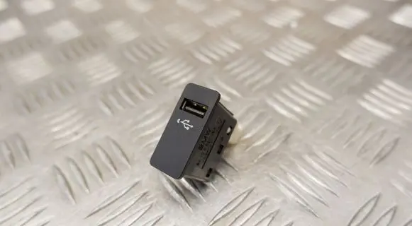 BMW X2 F39 USB socket connector 6820397
