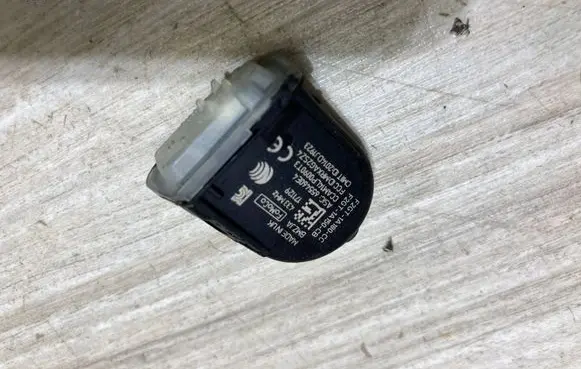 Ford Fiesta Tire pressure sensor F2GT1A180CC