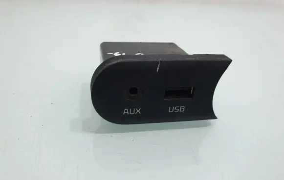 KIA Pro Cee'd II USB socket connector 96120A2000