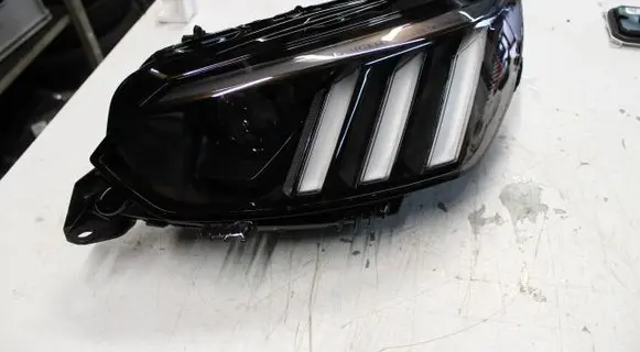 Peugeot 2008 II Headlight/headlamp 9823194180
