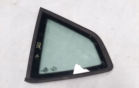 Seat Ateca Front triangle window/glass 575845041