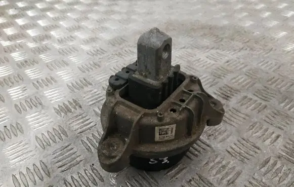 BMW 5 F10 F11 Engine mount bracket 6785601