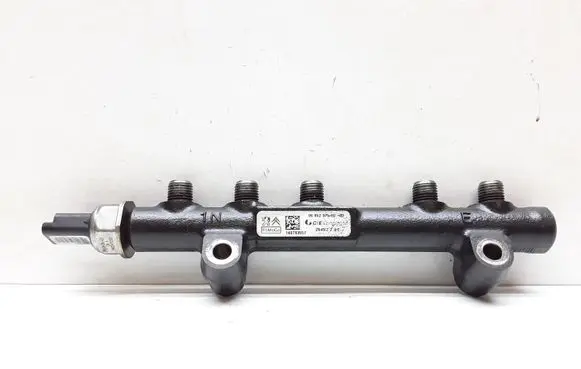 Volvo V70 Fuel main line pipe 9685297580