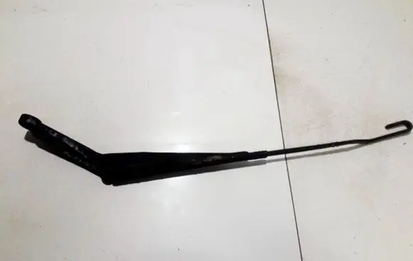 Ford Mondeo Mk III Front wiper blade arm 1s7117526ab