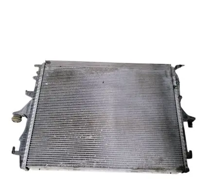 Audi Q7 4L Coolant radiator 7L0121253A