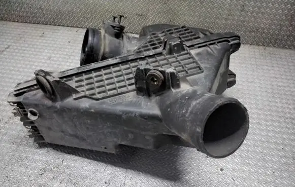 Honda Accord Air filter box 3C18