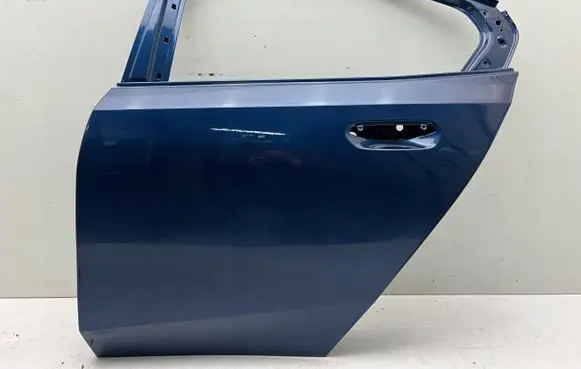 BMW 5 G60 Rear door