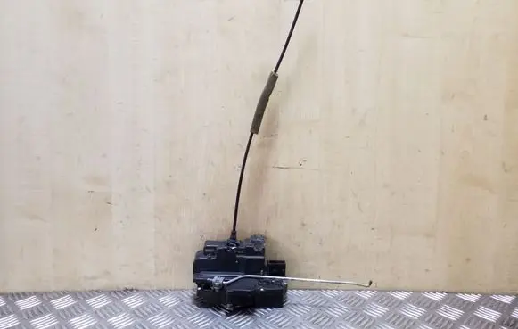 Opel Antara Front door lock