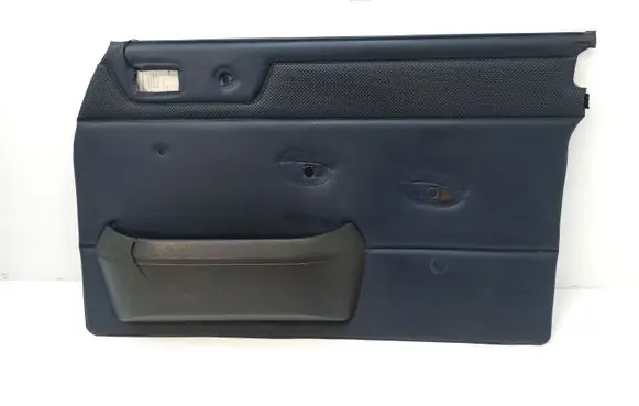 Mercedes-Benz COMPAKT W115 Front door card panel trim
