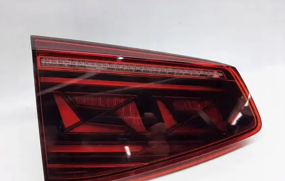 Volkswagen PASSAT B8 Tailgate rear/tail lights 3G9945307N