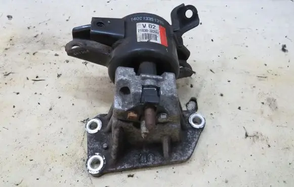 KIA Carens III Engine mount vacuum valve 21830-3Z200